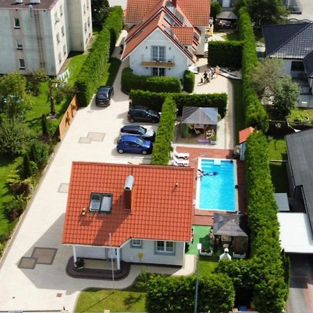Dom Przy Basenie Villa Пуцк Екстериор снимка