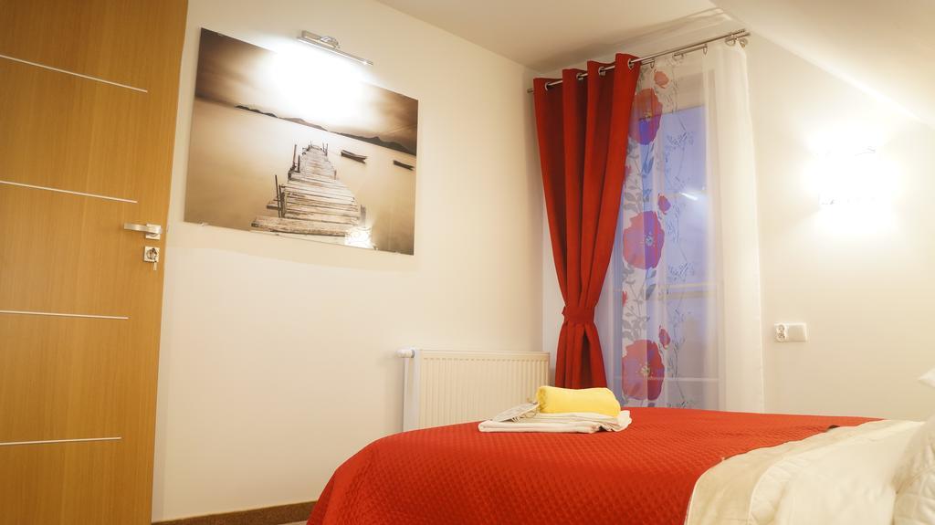 Dom Przy Basenie Villa Пуцк Екстериор снимка